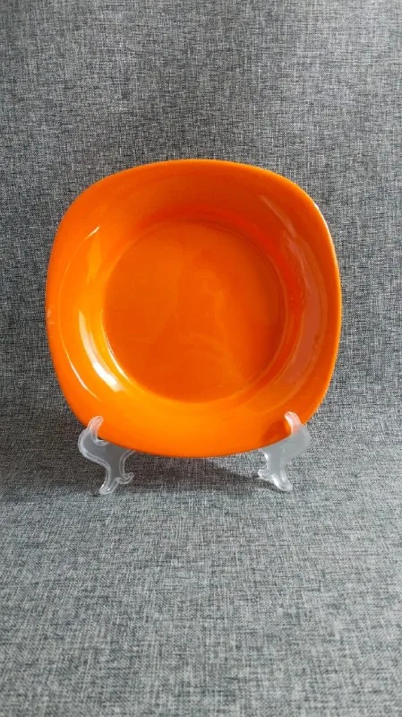 Piring Dalama Segi 9 Inch Melamin Polos merk Meishing [G109]